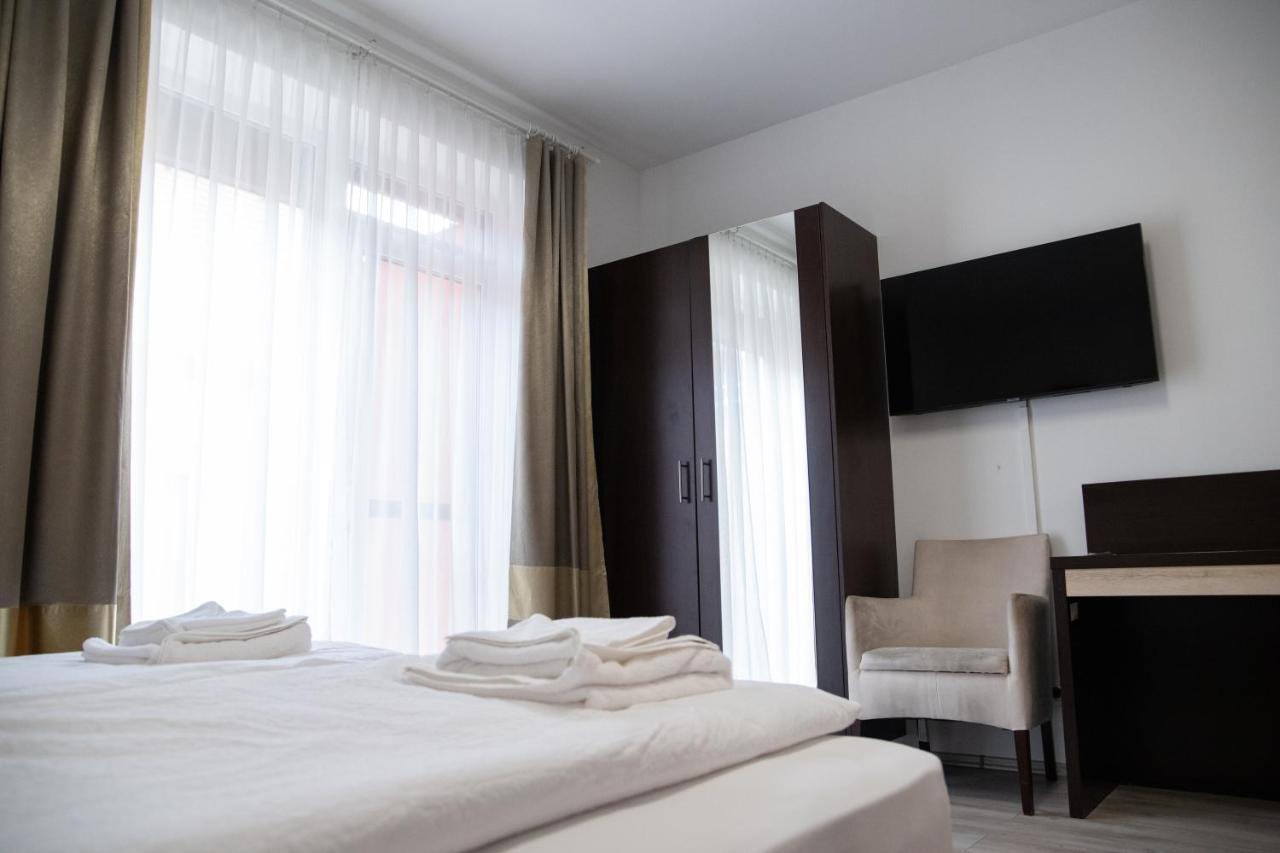 Rozmaring Apartmanhaz Морахалом Экстерьер фото